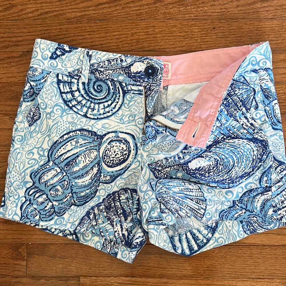Lilly Pulitzer shell print short